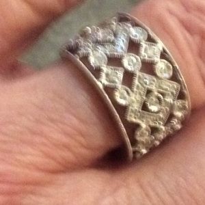14K white gold filigree band ring